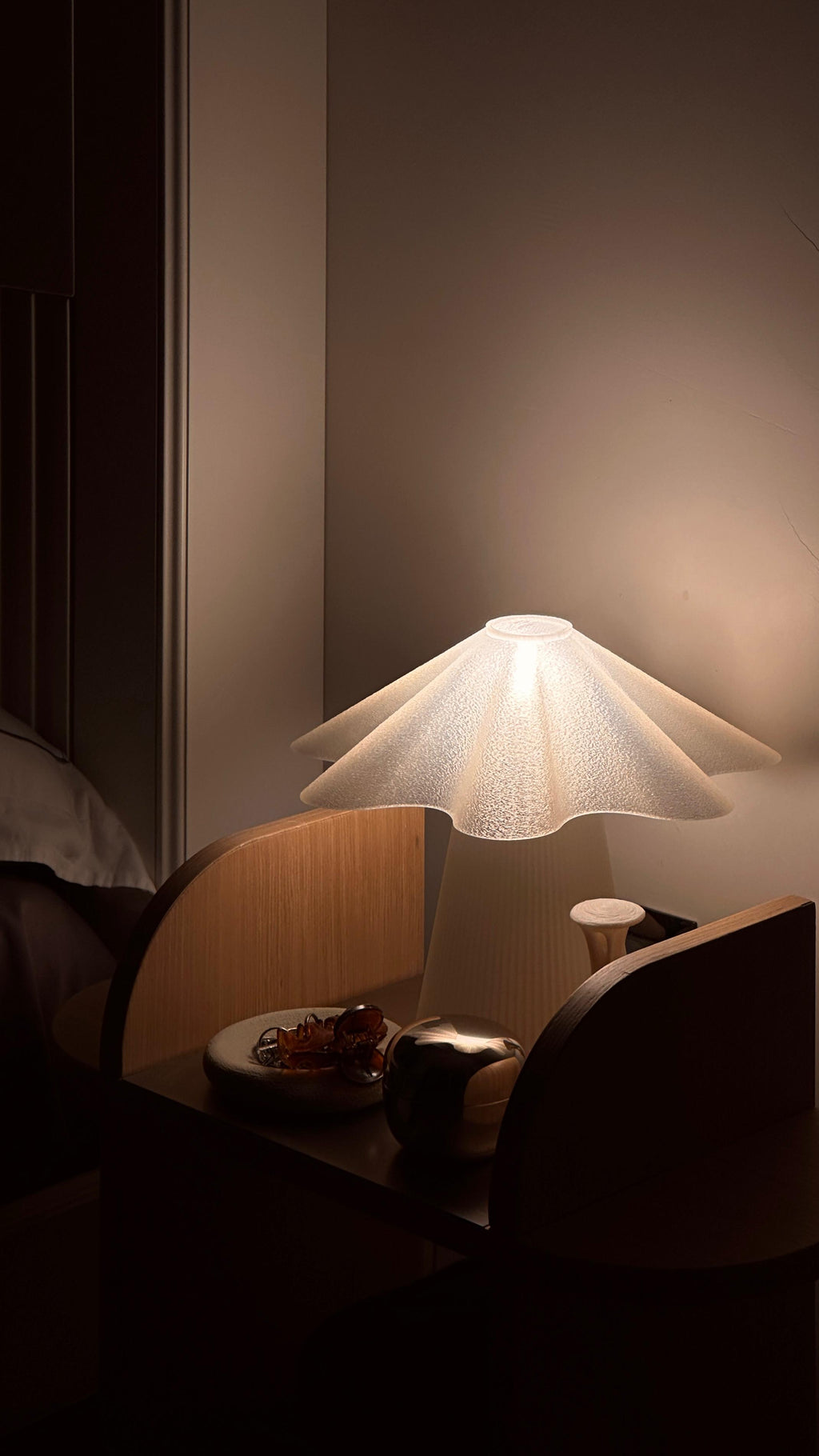 Bloom Lamp - Snowy